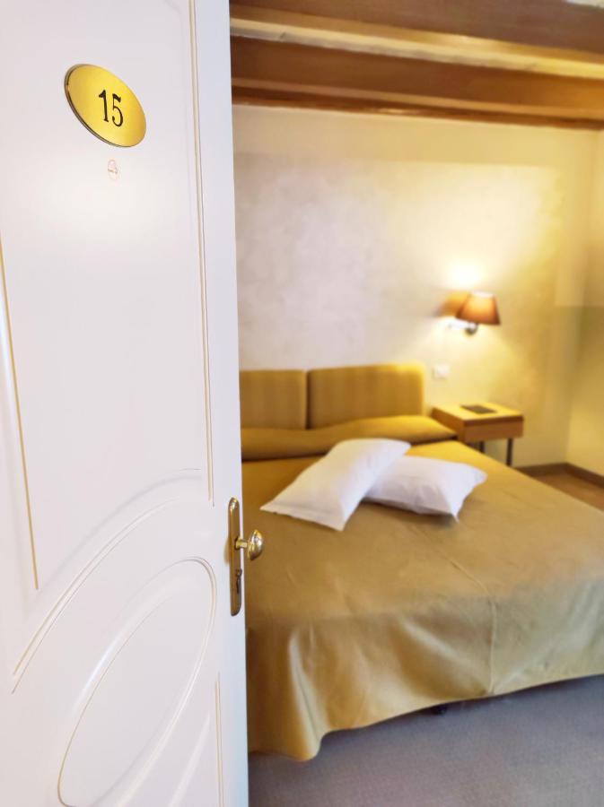 Hotel Dependance Silvestro Garda  Eksteriør bilde