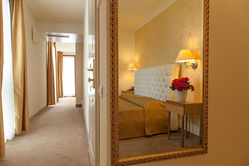 Hotel Dependance Silvestro Garda  Rom bilde